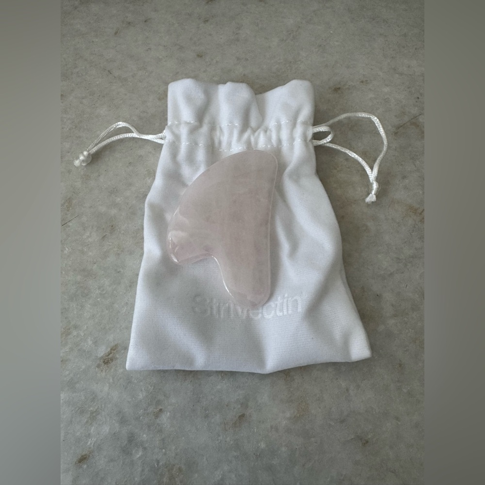 Rose Quartz Gua Sha Facial Tool - Picture 2 of 7
